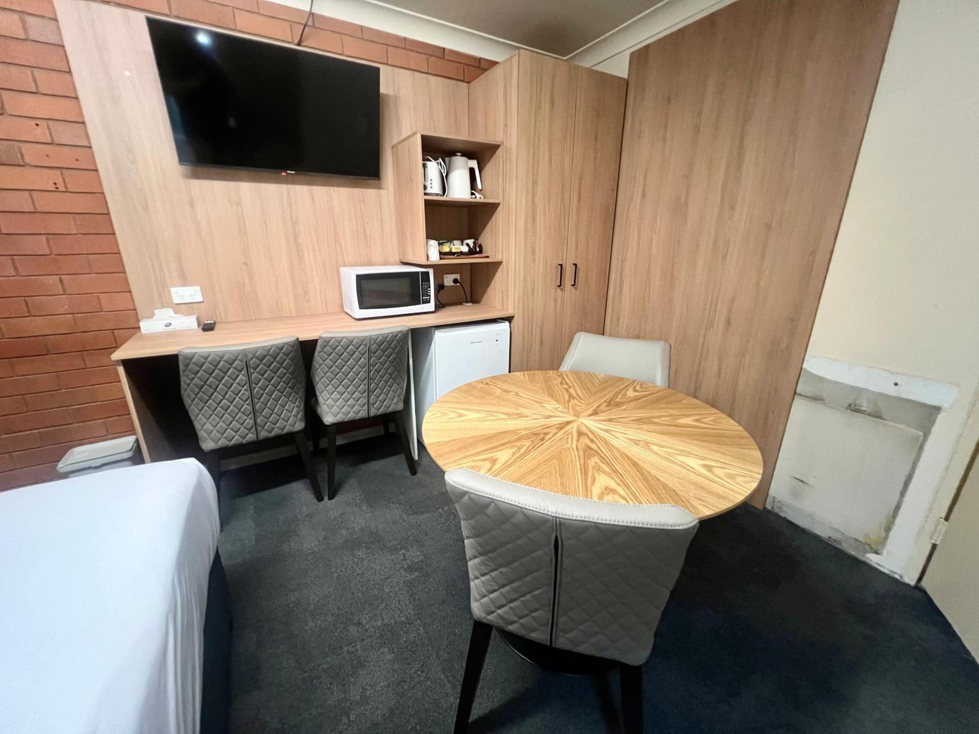 Adrian Motel ฟอร์บส์ ภายนอก รูปภาพ